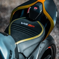 Https://www.tappezzeriaitalia.it/29243/housse-de-selle-compatible-ducati-streetfighter-v4-20-24-modèle-areion-velvet.jpg