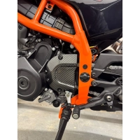 Cache pignon carbone pour ktm duke 390 2024-