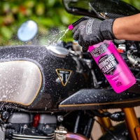 Motorcycle_cleaning_450x_crop_center@2x.jpg